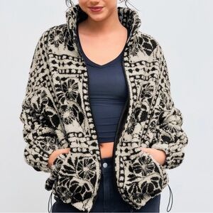 Cider Printed Fleece zip front Sherpa jacket XL black & white floral NWT